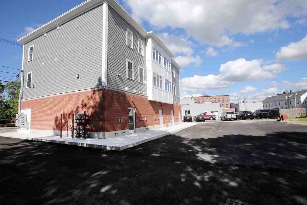 30 Temple St Unit 201 #201 - Photo 3 of 15