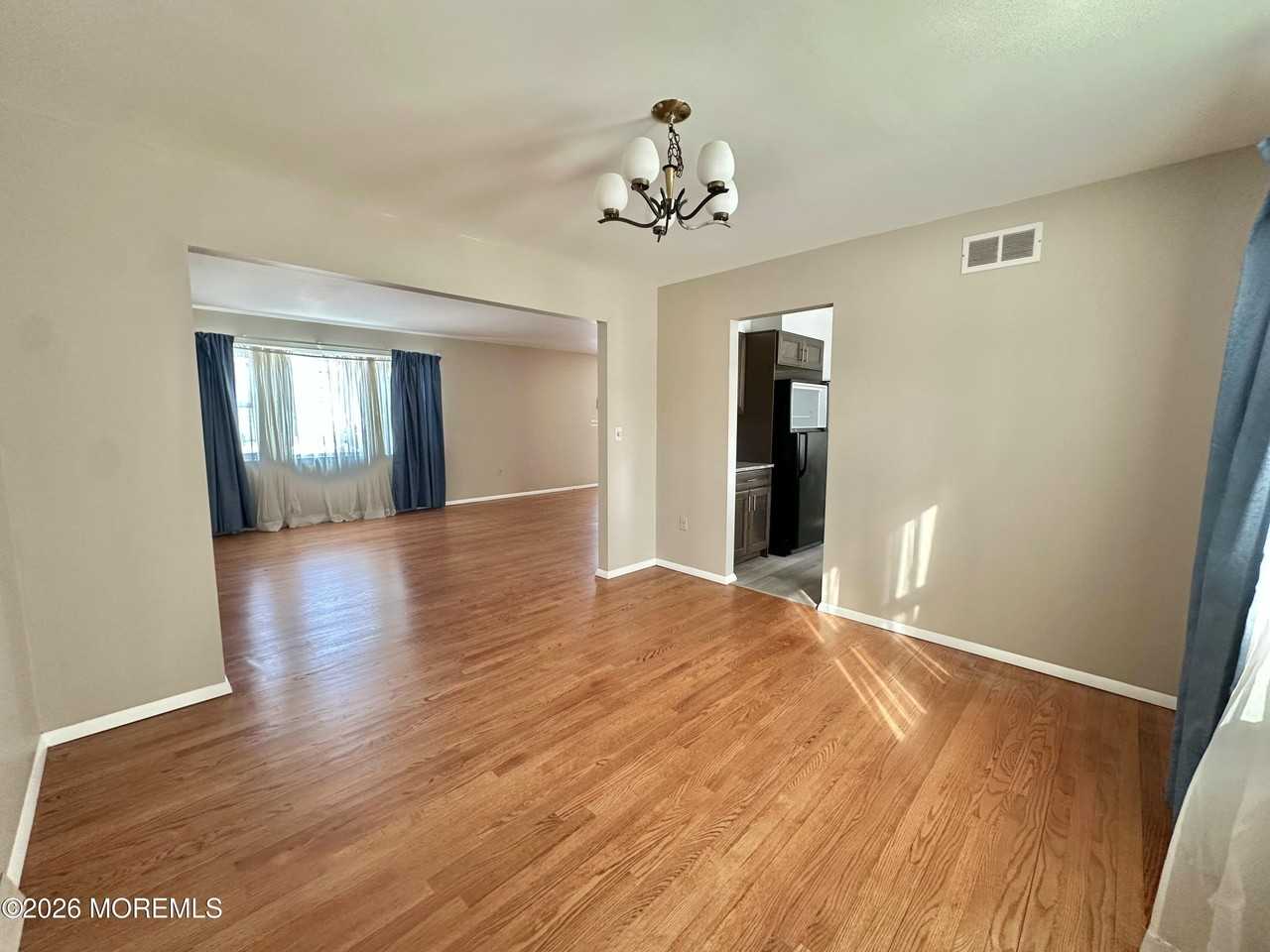 382 W Park Ave - Photo 6 of 26