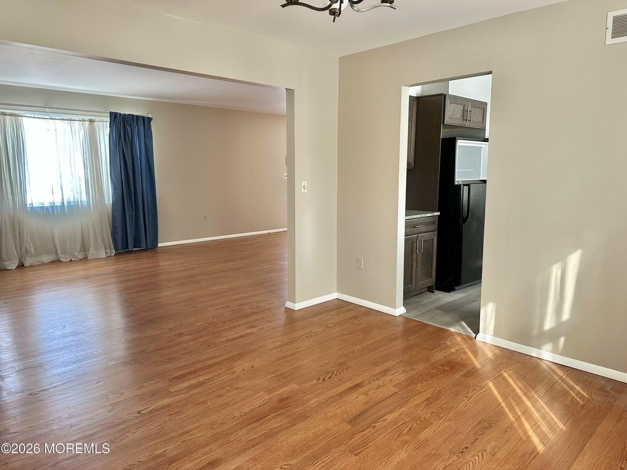 382 W Park Ave - Photo 7 of 26