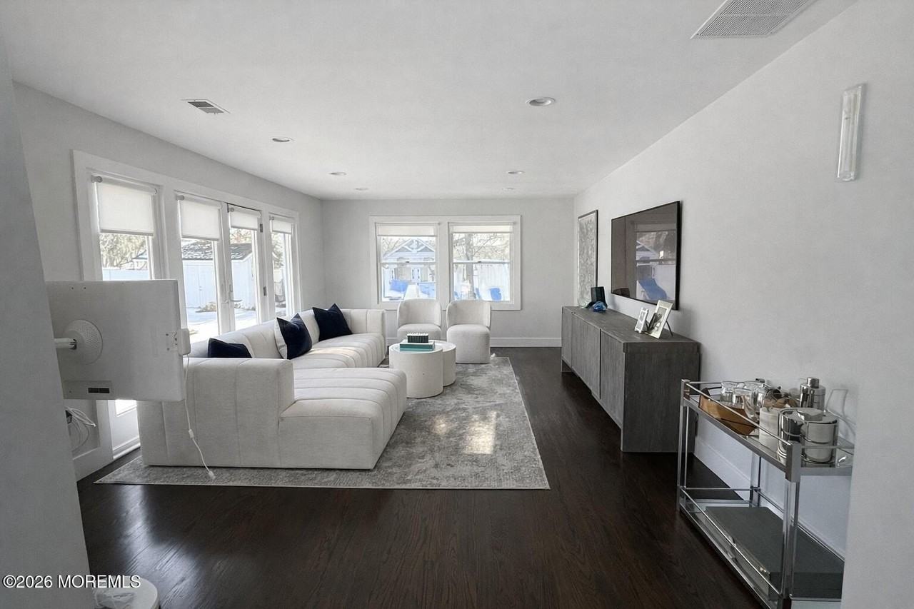 11 Woodland Dr - Photo 6 of 13