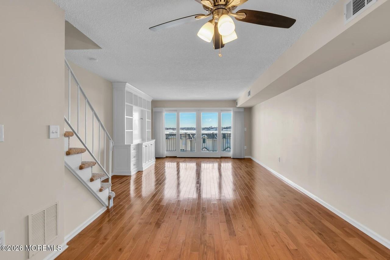 130 Bodman Pl Apt 5 #5 - Photo 3 of 32