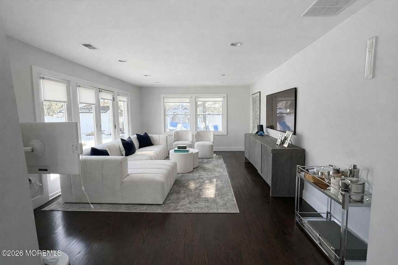 11 Woodland Dr - Photo 6 of 13