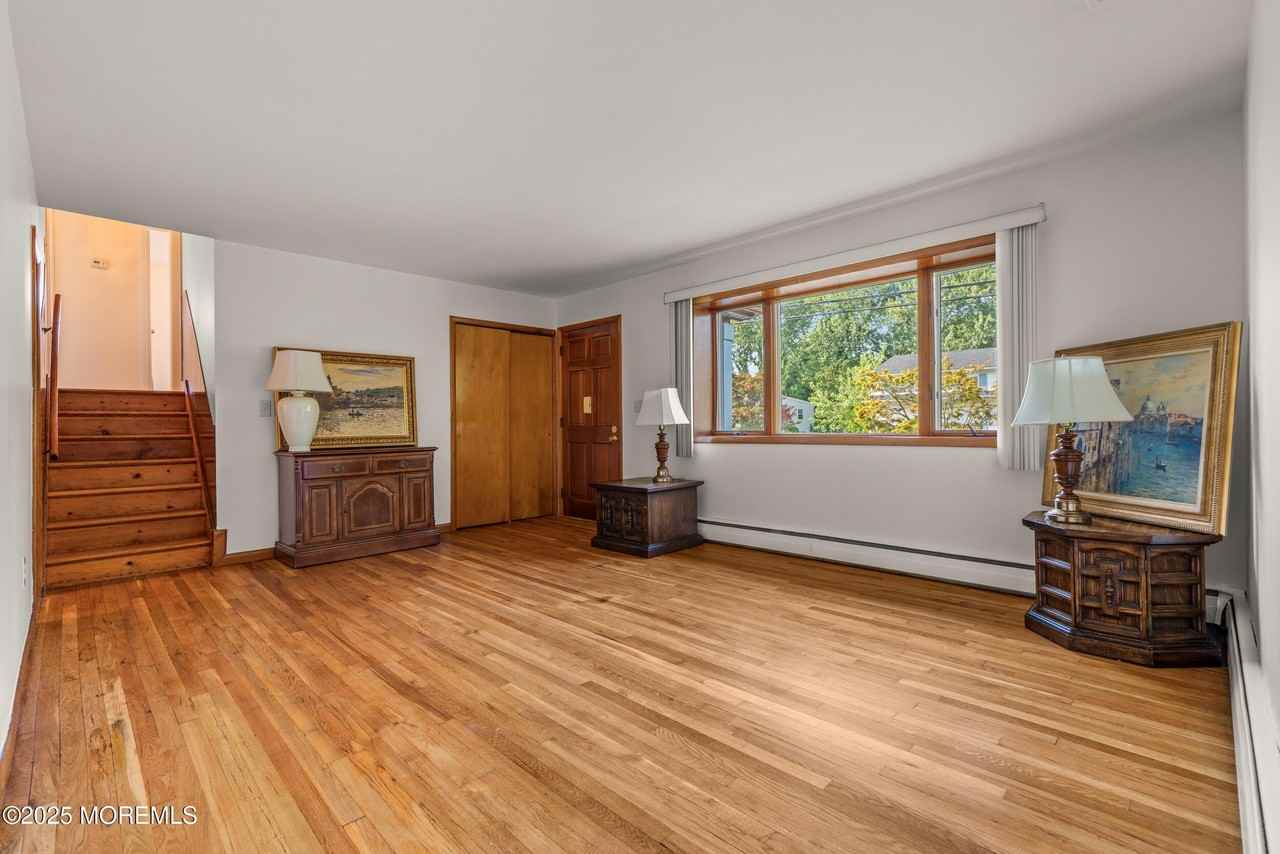 1120 Darlene Ave - Photo 5 of 37