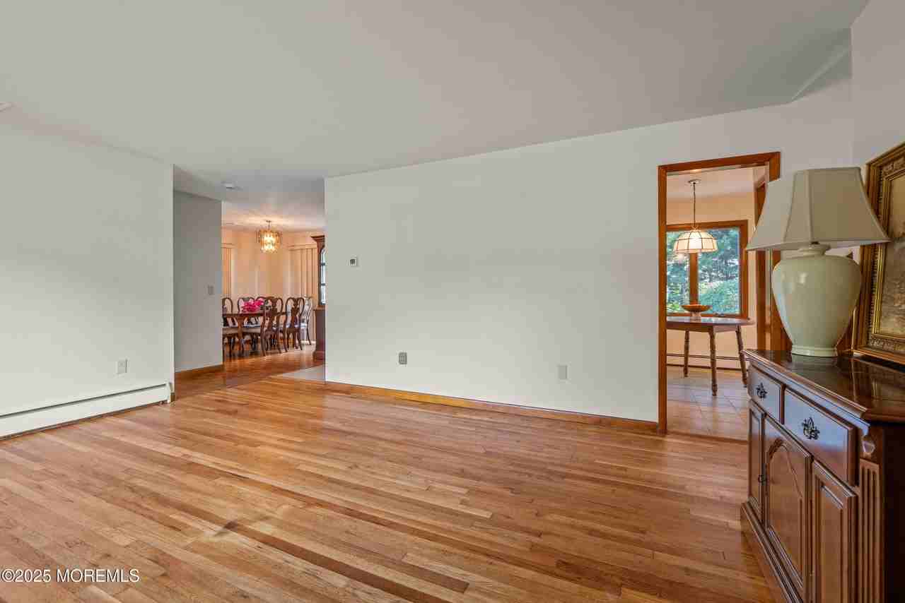 1120 Darlene Ave - Photo 7 of 37