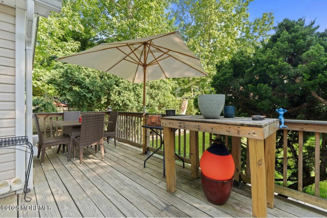 517 Laurel Ave - Photo 3 of 35