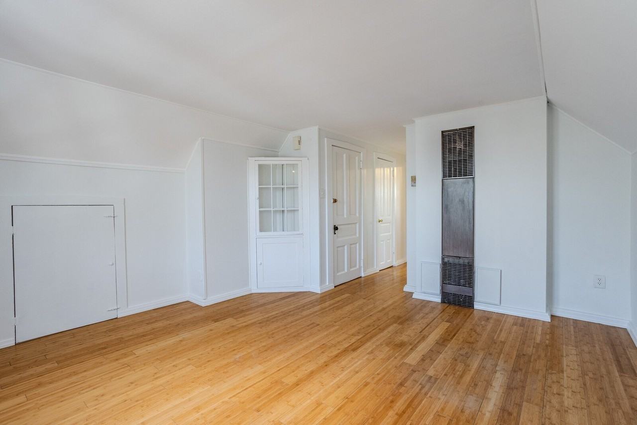 3139 N Oakley Ave Apt 3 #3 - Photo 6 of 19