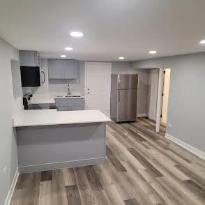 2827 W Lunt Ave - Photo 2 of 11