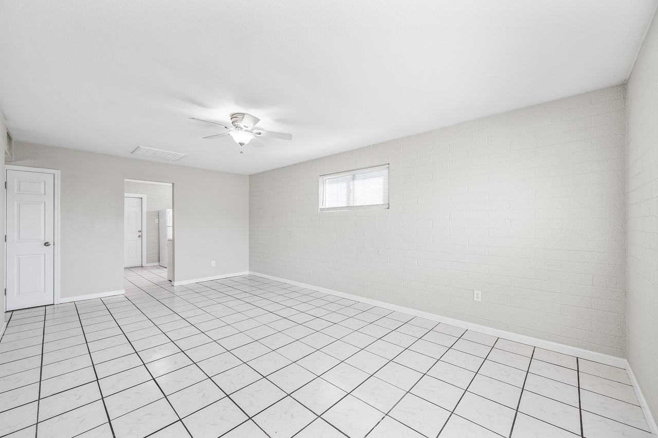 837 East Alice Avenue #B - Photo 3 of 15