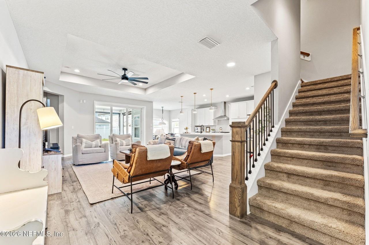 611 Watervale Dr - Photo 2 of 27