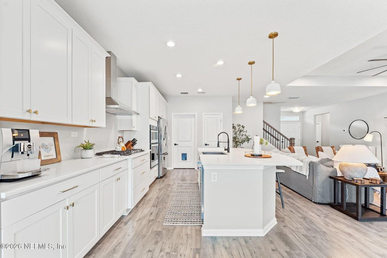 611 Watervale Dr - Photo 6 of 27