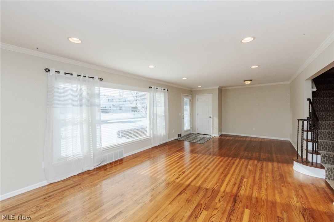 23915 Glenhill Dr - Photo 4 of 46