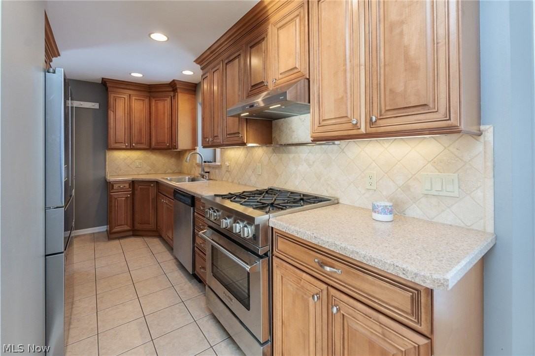 23915 Glenhill Dr - Photo 6 of 46