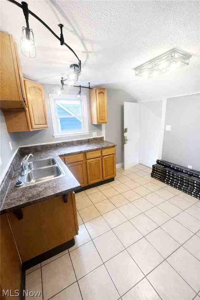 7014 Thornton Dr Unit Up #UP - Photo 5 of 19