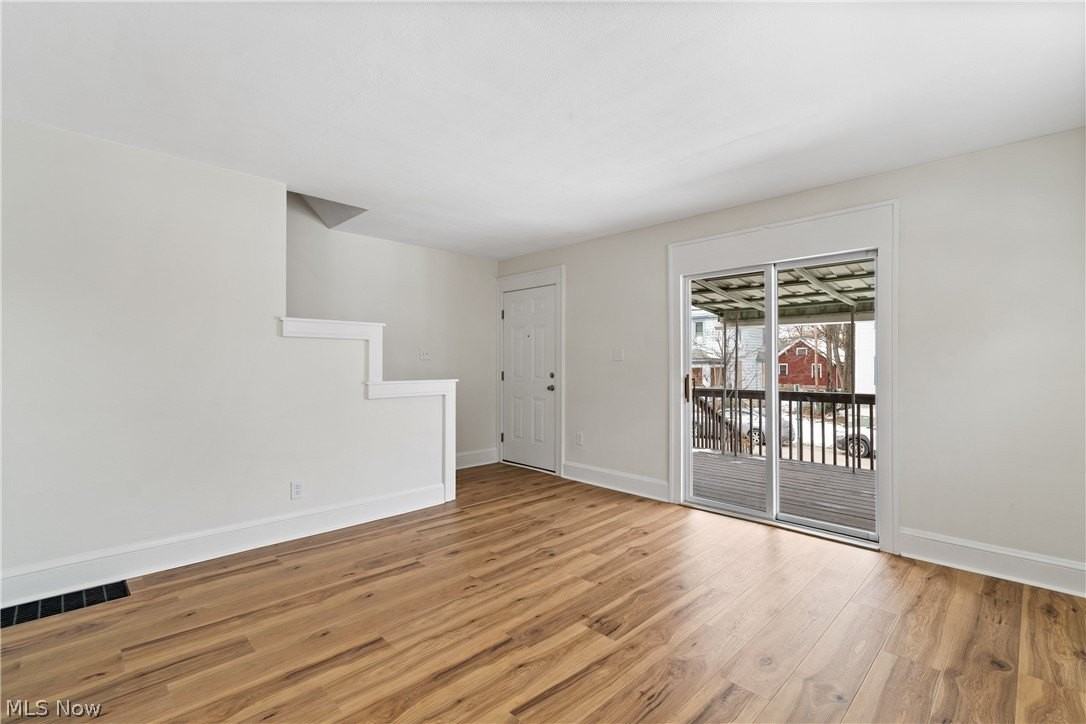 378 Cross St - Photo 6 of 35