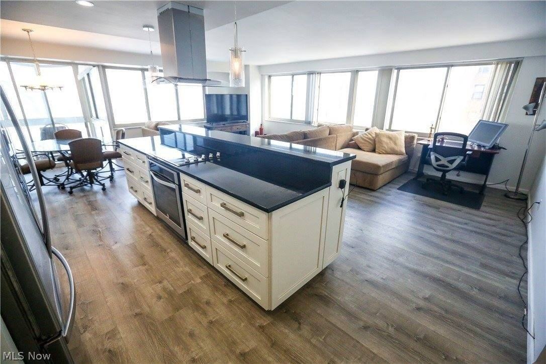 12520 Edgewater Dr #306 - Photo 2 of 35