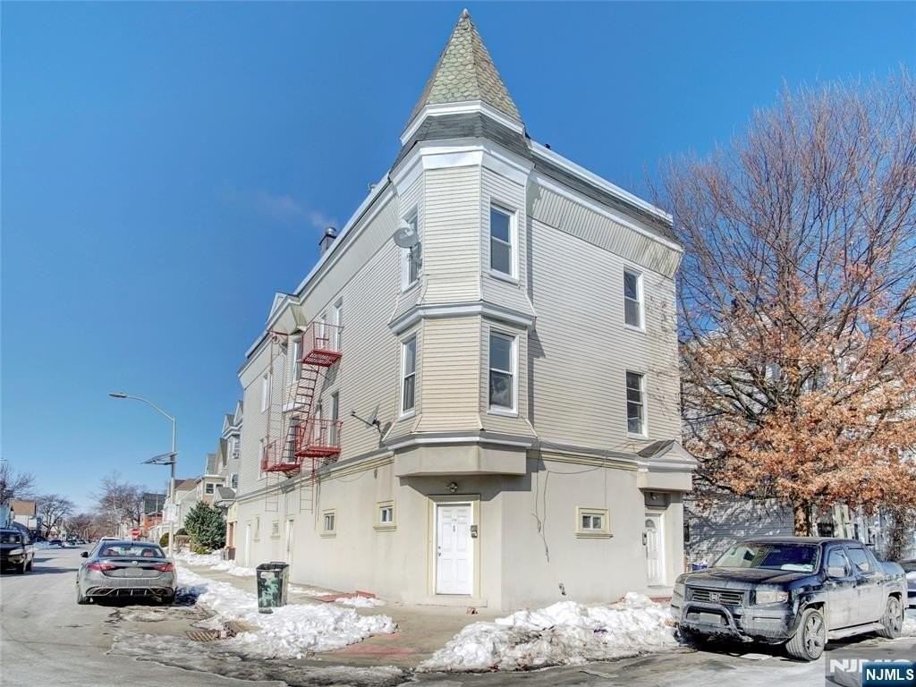 45 N 14th St - Photo 2 of 15