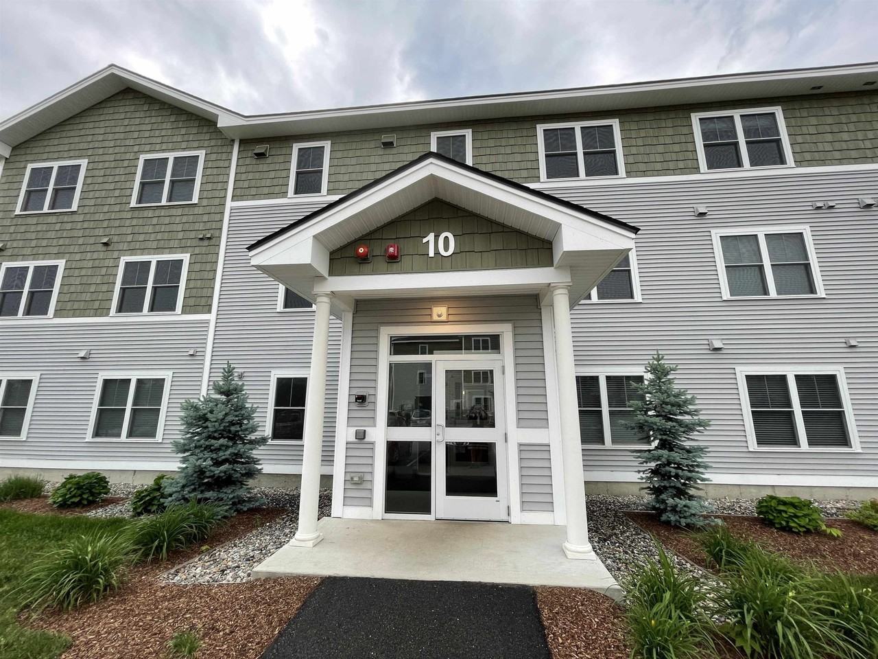 10 E Ridge Dr #307 - Photo 4 of 40