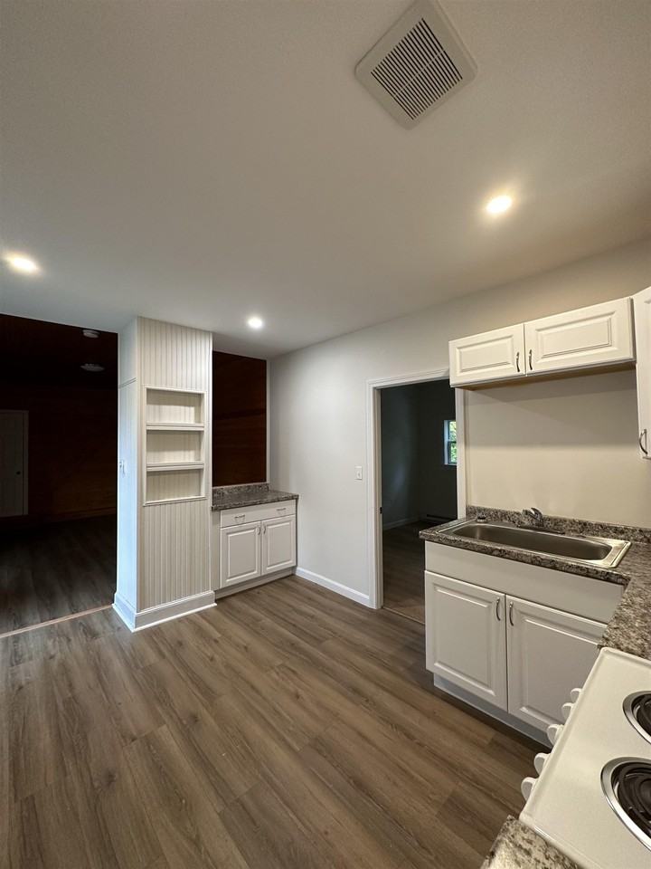 80 Main St - Photo 3 of 11