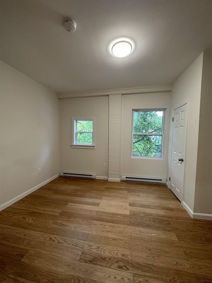 80 Main St - Photo 6 of 11