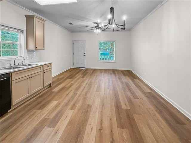 1660 Orleans St - Photo 4 of 14