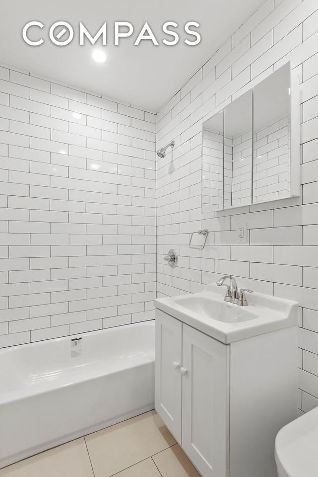 205 W 10th St #2B - Photo 7 of 7