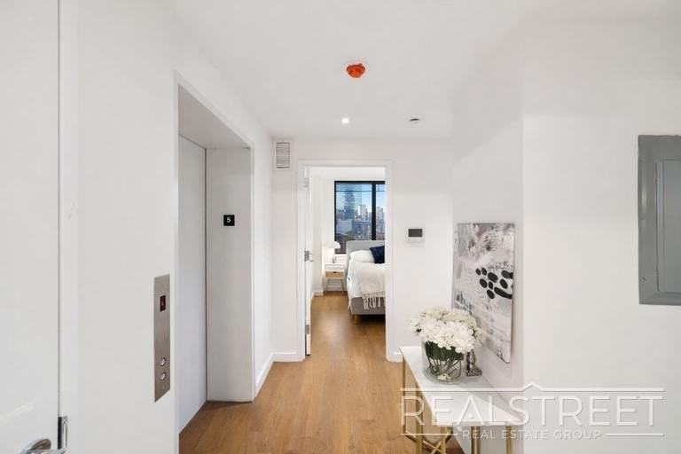 349 Kent Ave #2B - Photo 5 of 16