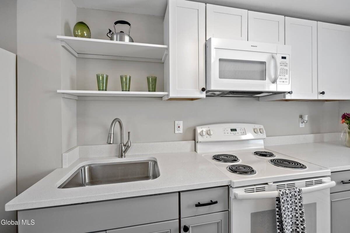 56 Van Buren St - Photo 2 of 17