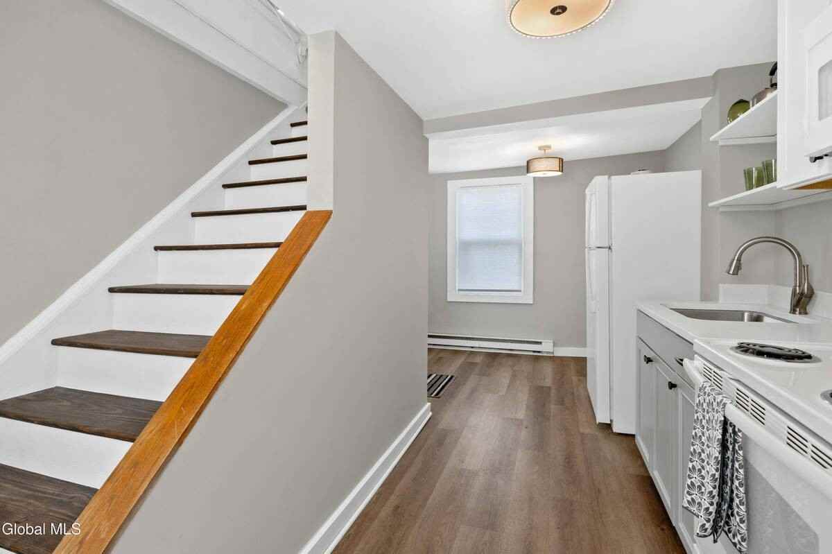 56 Van Buren St - Photo 7 of 17