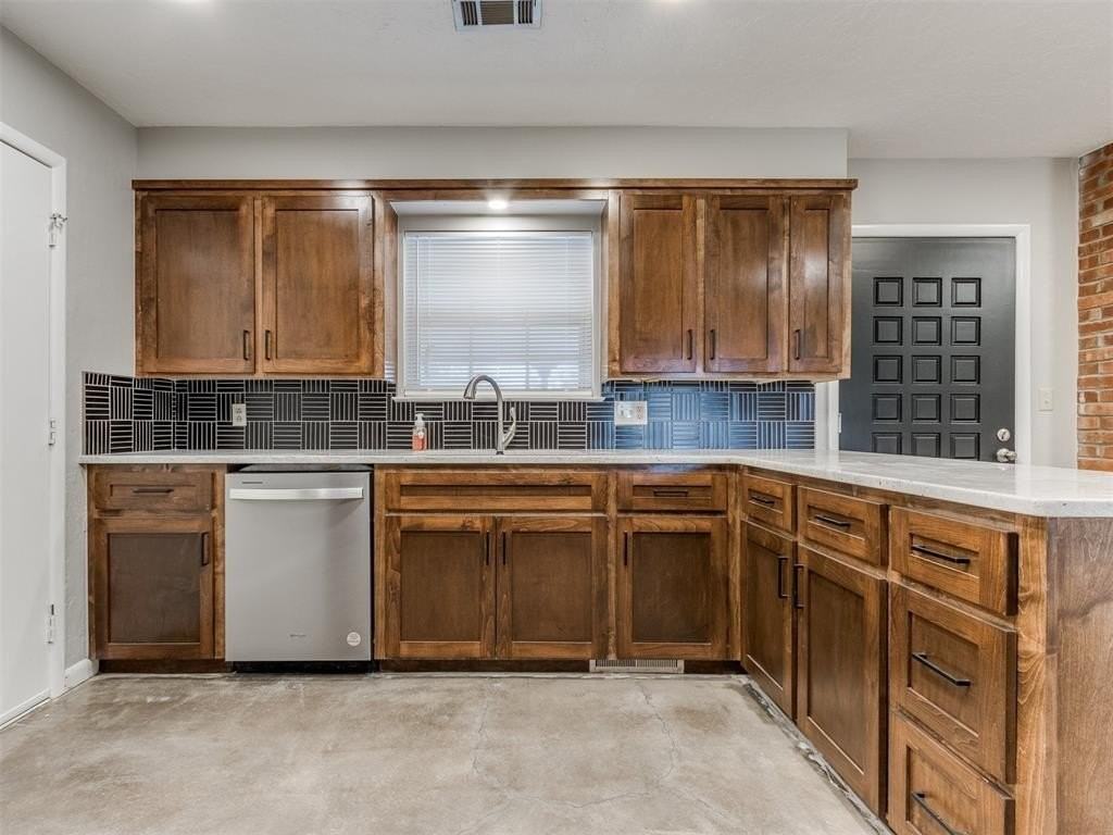 2609 Brentwood Dr - Photo 5 of 23