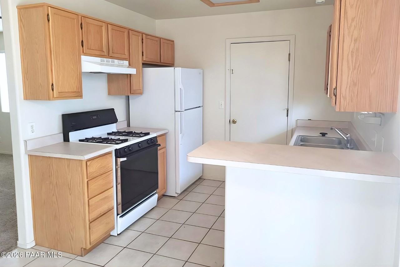 7060 E Burro Ln Apt A #A - Photo 5 of 16