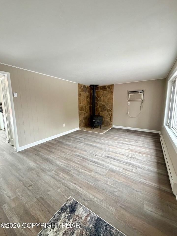 94 Clearbrook Dr - Photo 2 of 9