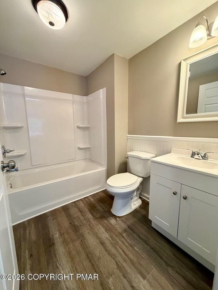 94 Clearbrook Dr - Photo 6 of 9