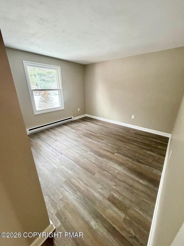 94 Clearbrook Dr - Photo 7 of 9