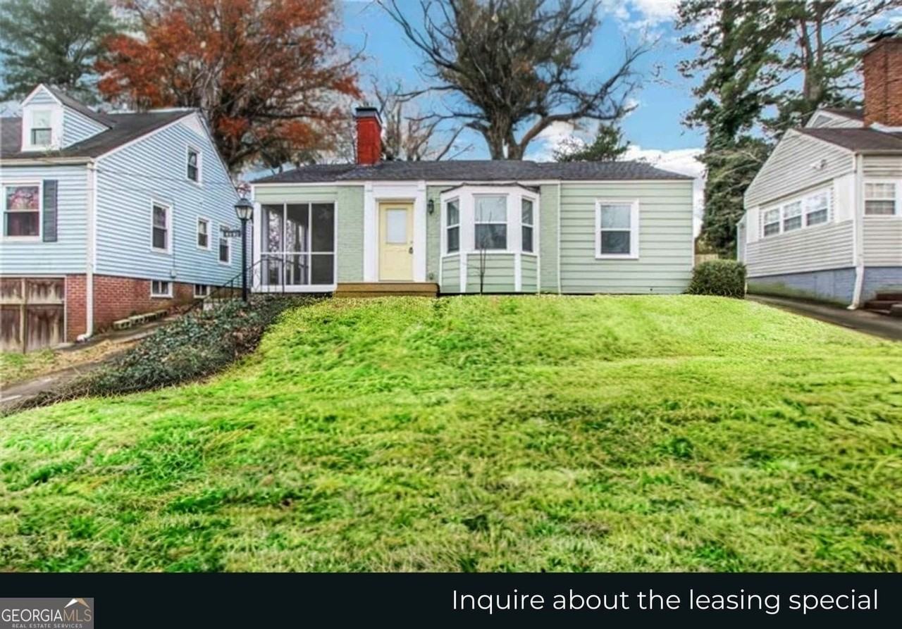 1074 Jefferson Ave - Photo 2 of 12