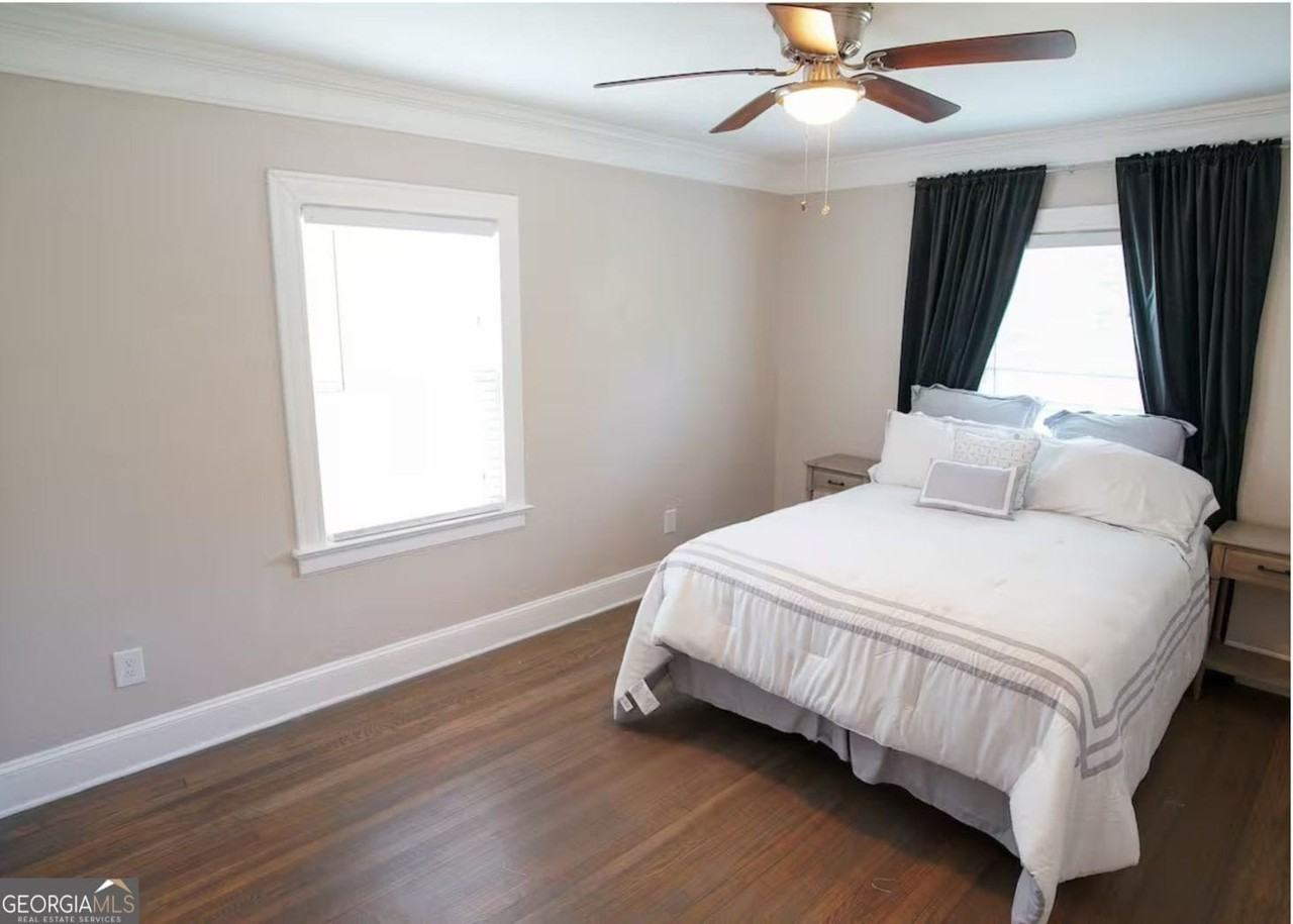 1074 Jefferson Ave - Photo 7 of 12