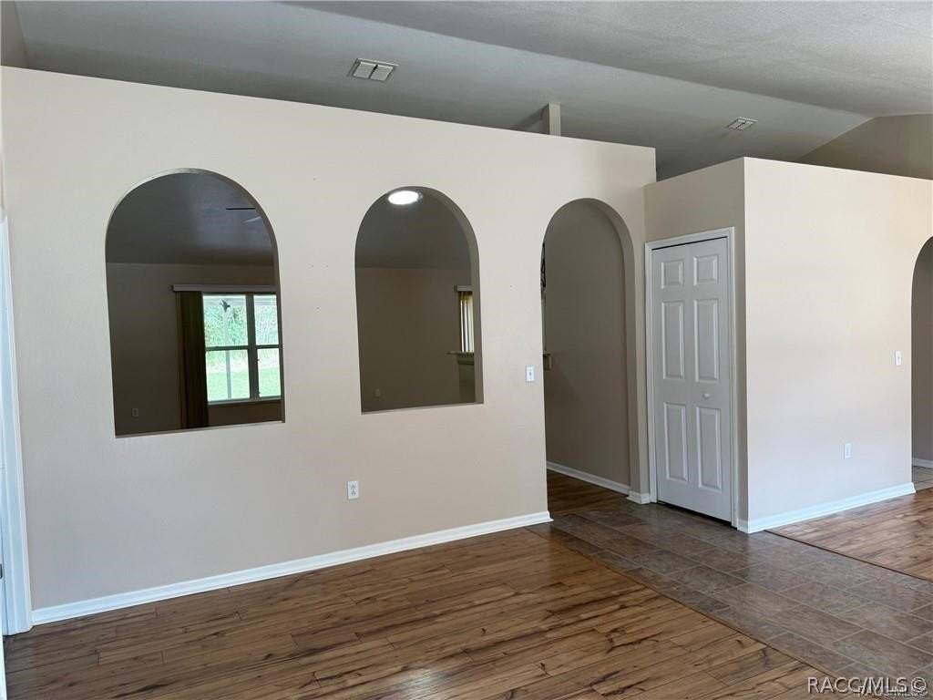 3 Lindwood Ct - Photo 6 of 20