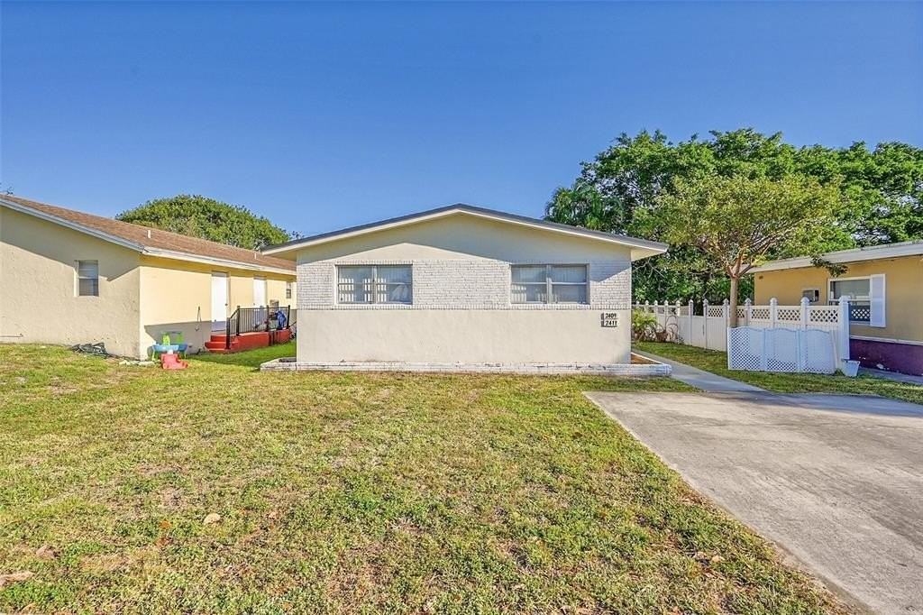 2409 Taft St - Photo 4 of 21