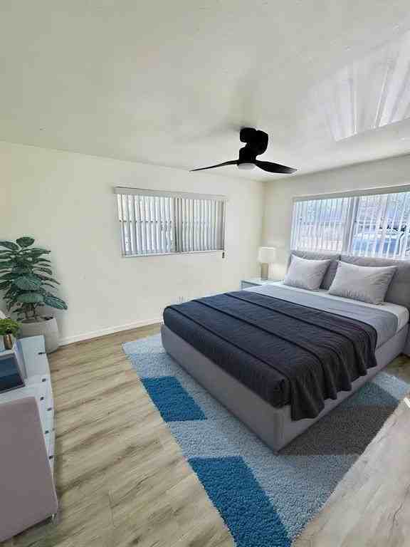 2409 Taft St - Photo 7 of 21