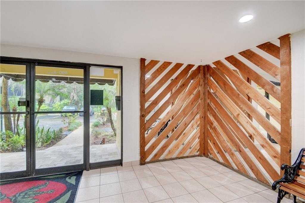 490 Nw 20th St #A315 - Photo 5 of 16