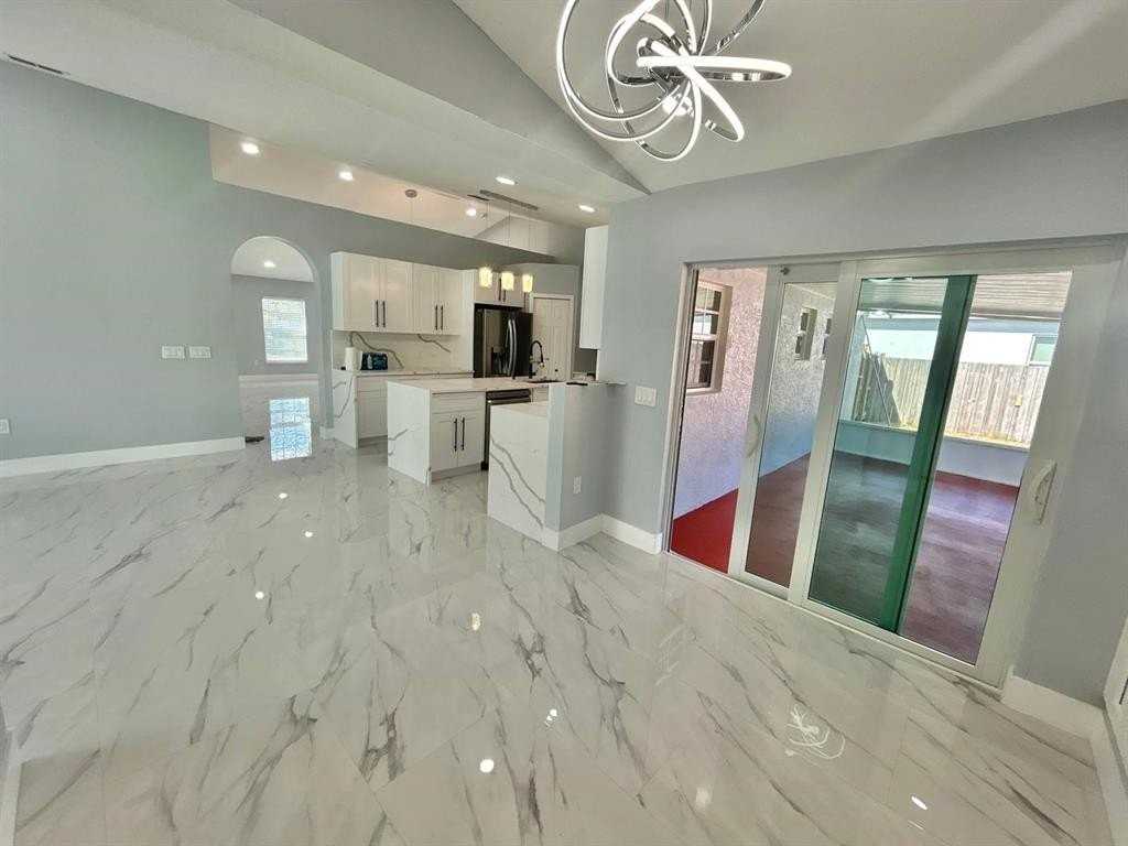 3933 Sw Kakopo St - Photo 6 of 30