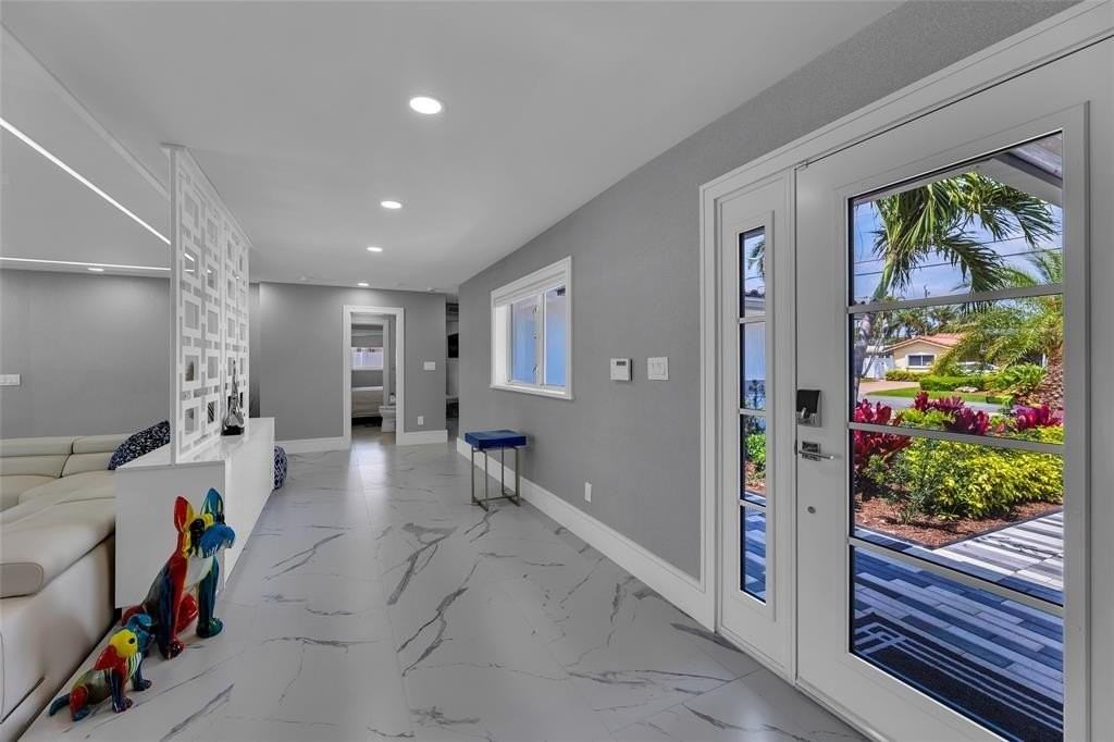 2720 Ne 7th St - Photo 2 of 50