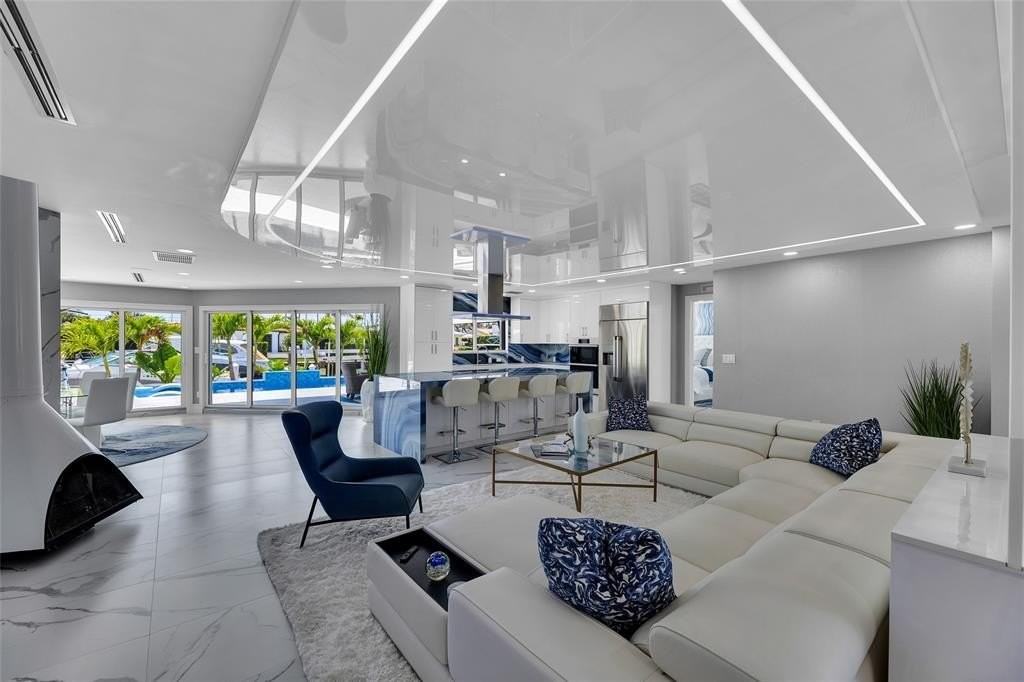 2720 Ne 7th St - Photo 5 of 50