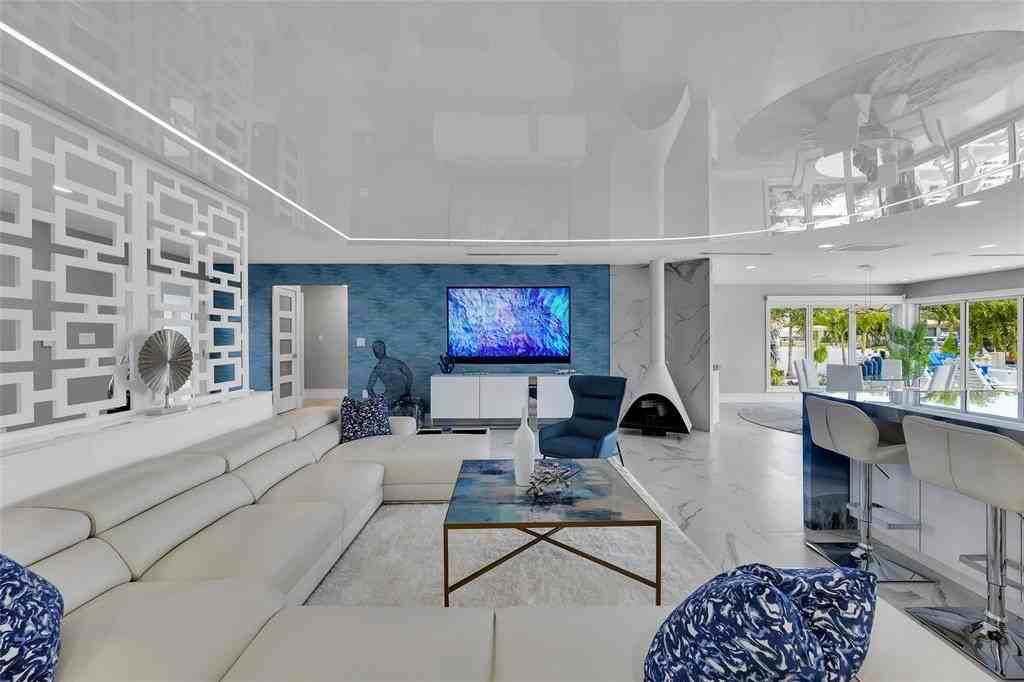 2720 Ne 7th St - Photo 7 of 50