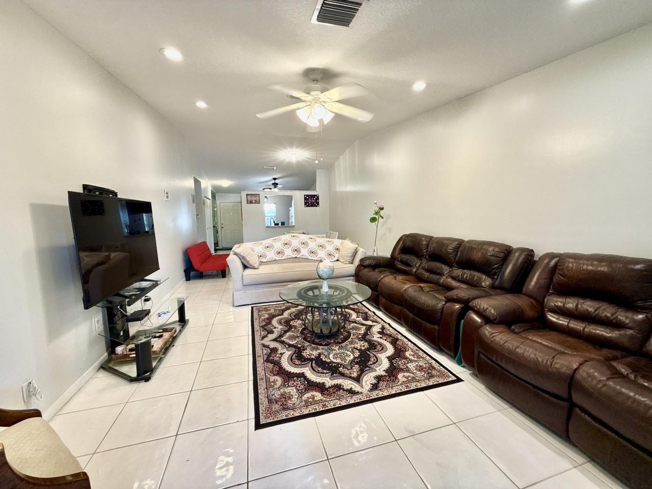 18541 Cherborg Dr - Photo 5 of 20