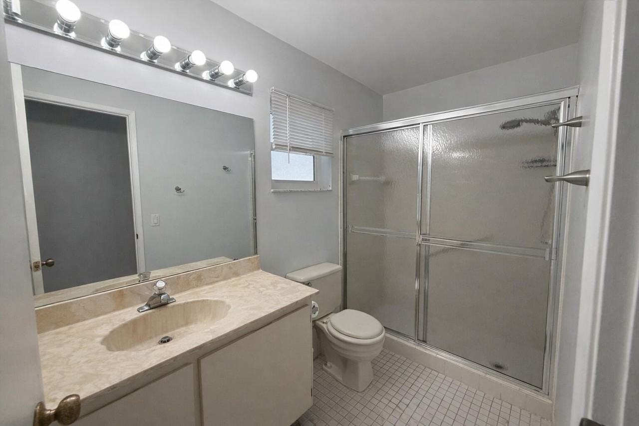 18541 Cherborg Dr - Photo 7 of 20