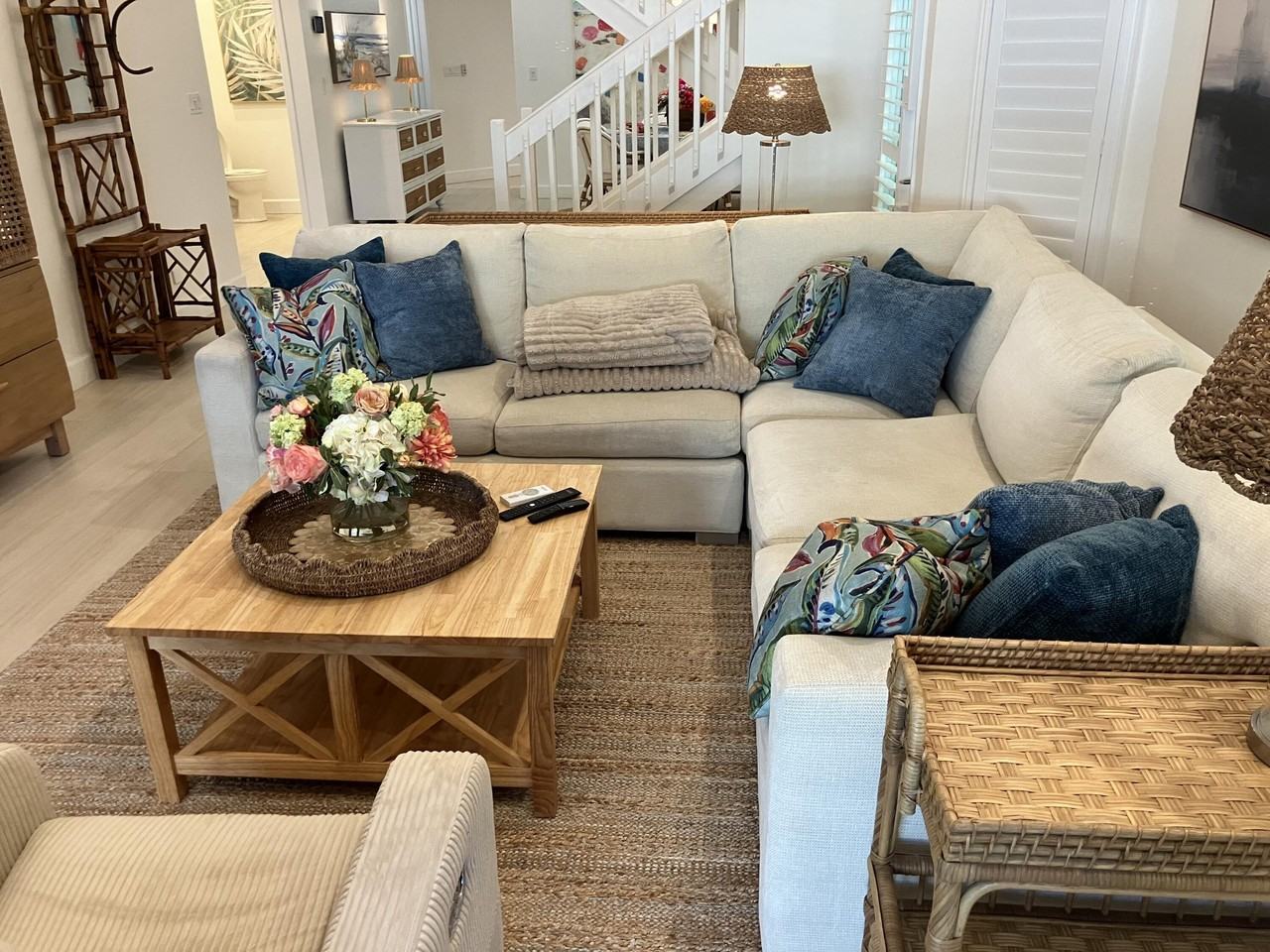 333 Pelican Way - Photo 5 of 33