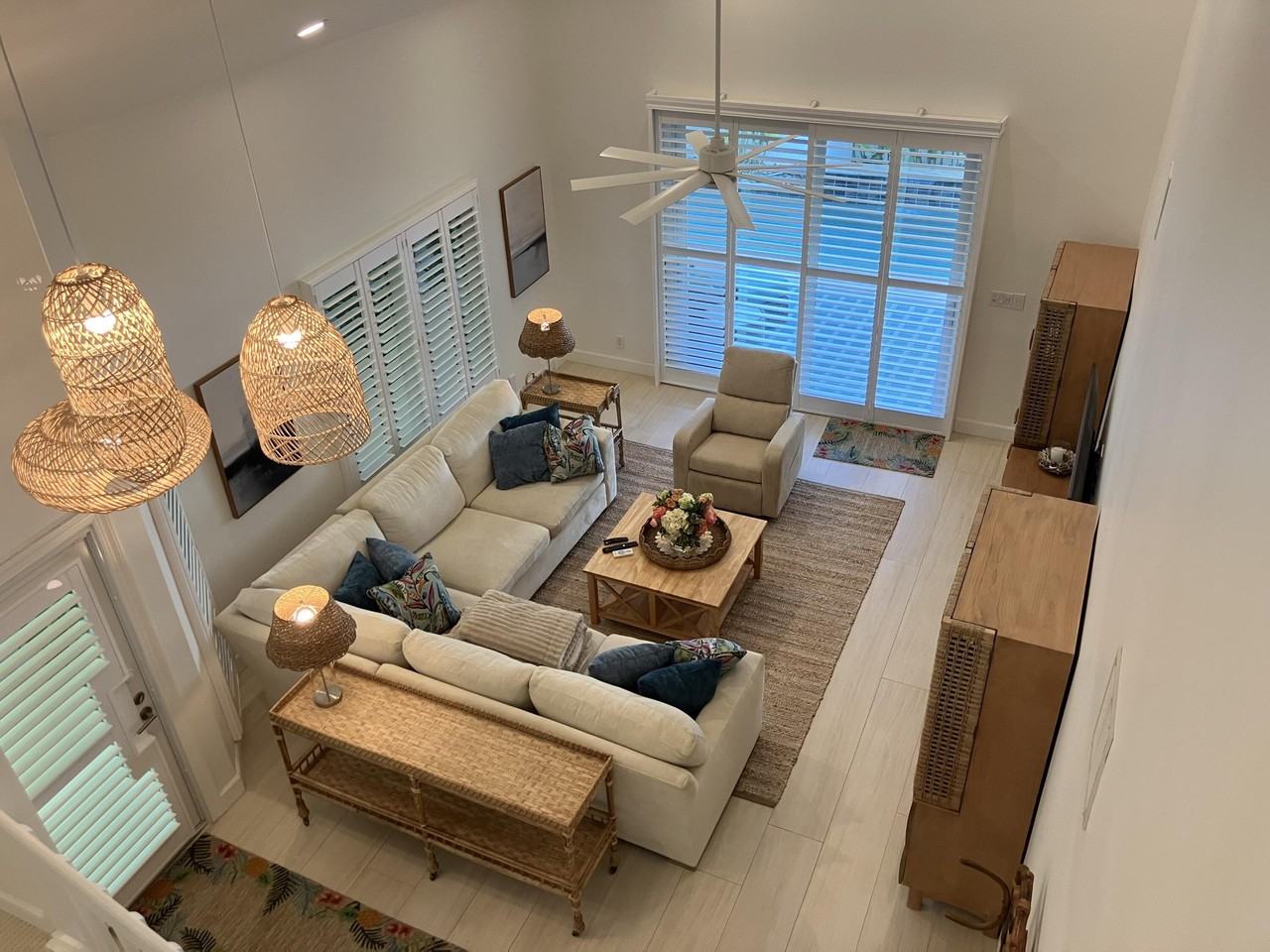 333 Pelican Way - Photo 7 of 33