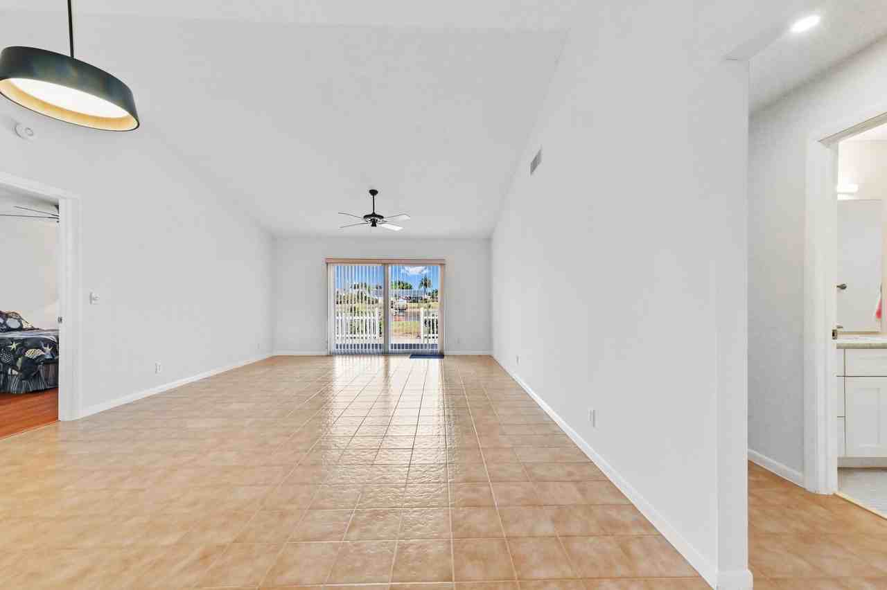 8515 Lake Point Ct - Photo 6 of 28