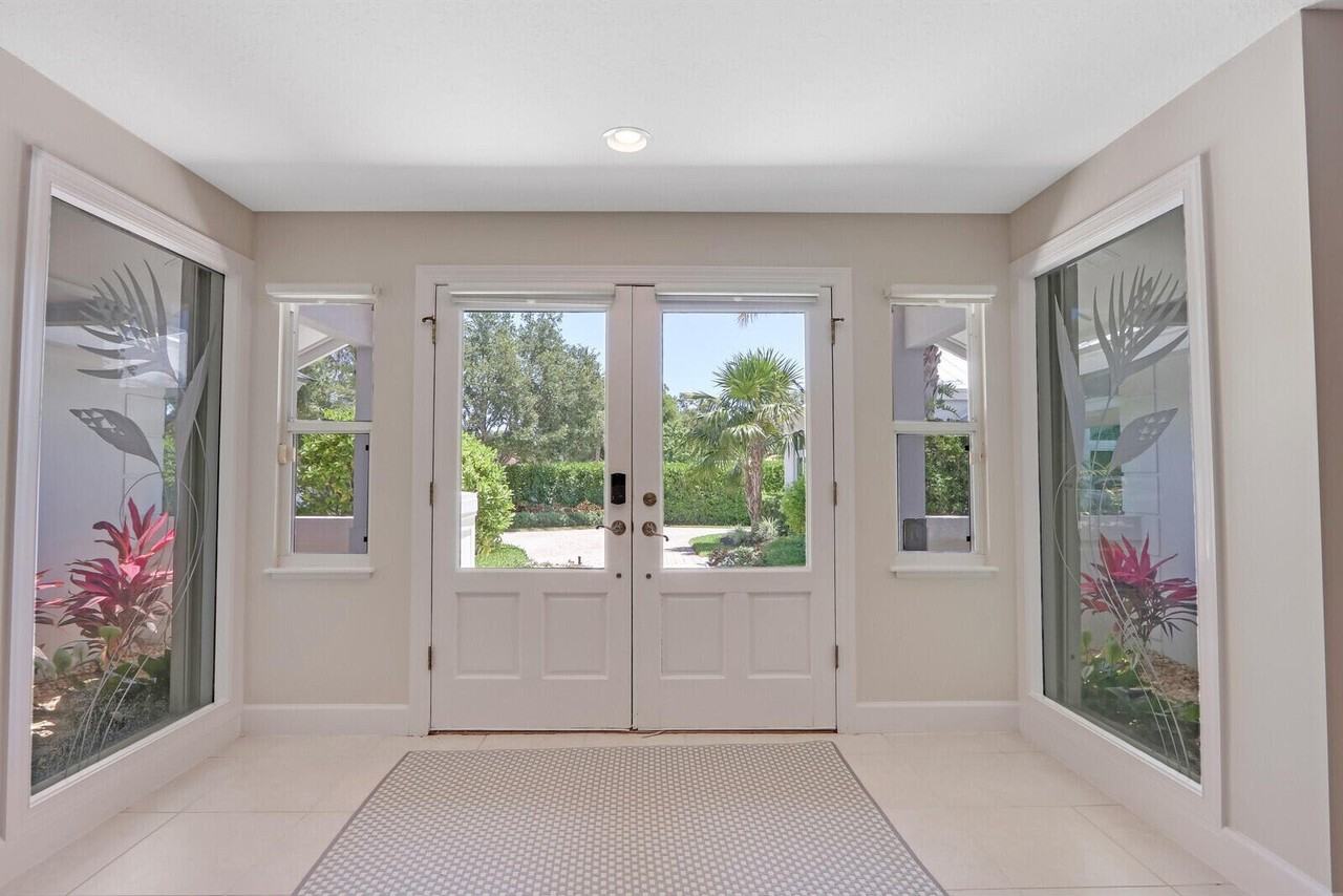 11 N River Rd - Photo 4 of 44