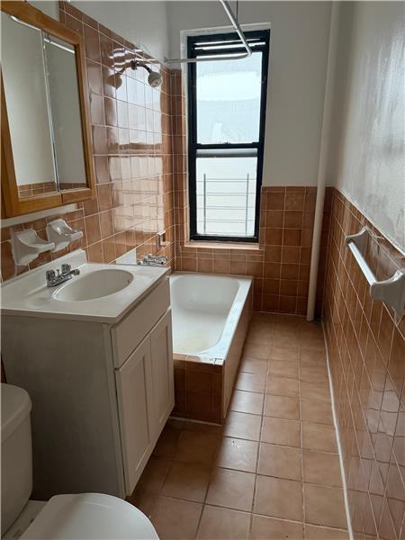 1409 W 4th St #A3 - Photo 6 of 6